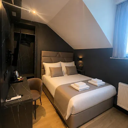 Maritime Hotel